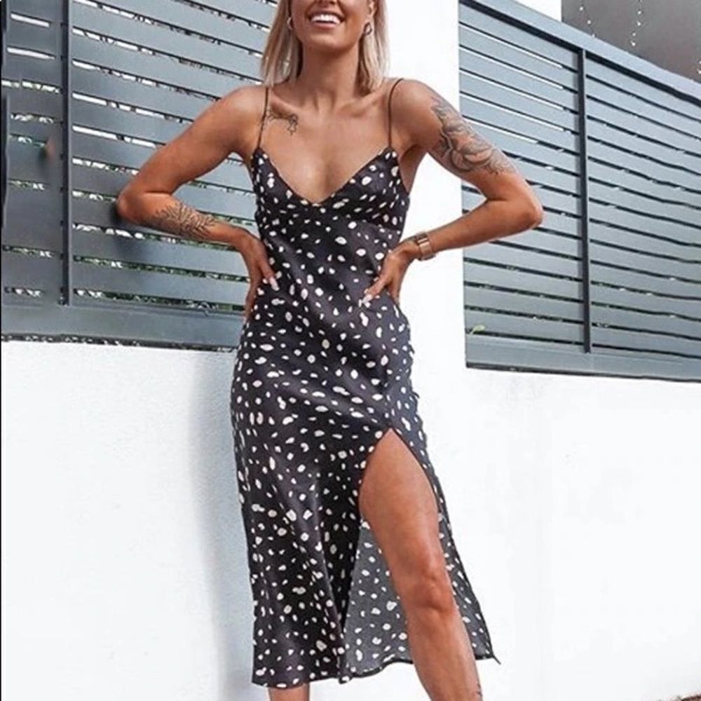 ✨HP✨Elegant Split ClassyFloralPrint MidiCamiDress✨